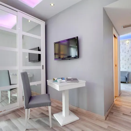 Nastro Azzurro 4* San Pietro (Naples)