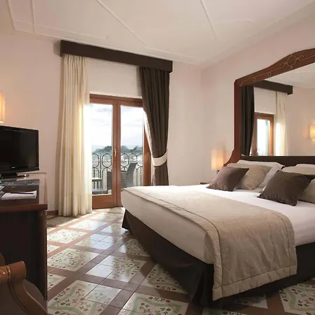 Nastro Azzurro Hotel 4*